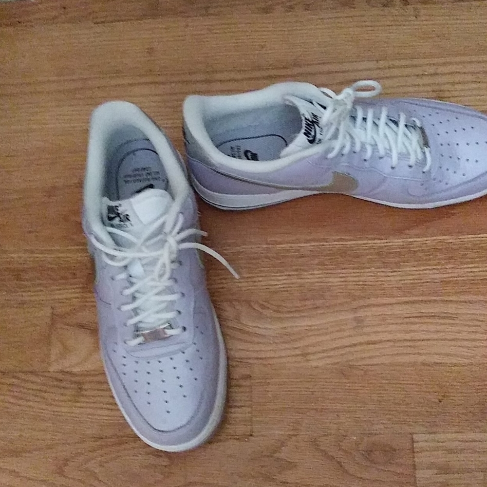 Nike lavendar and silver leather sneakers